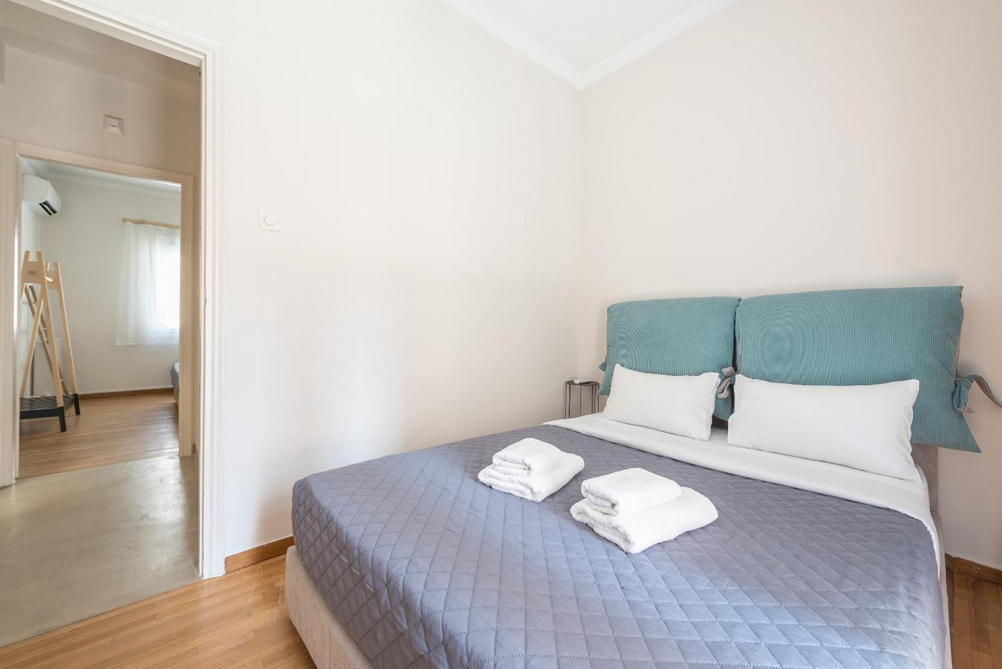 شقة Stylish 2 Bd Urban Retreat Near Panormou Metro أثينا المظهر الخارجي الصورة