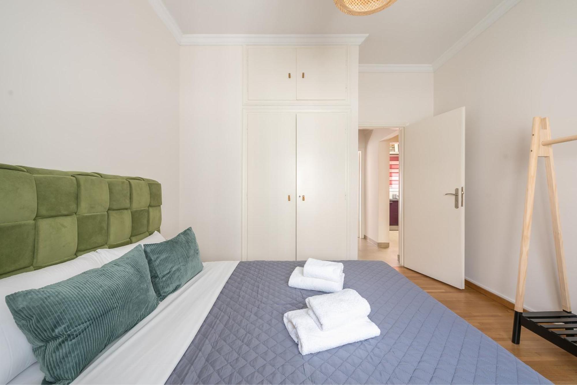 شقة Stylish 2 Bd Urban Retreat Near Panormou Metro أثينا المظهر الخارجي الصورة